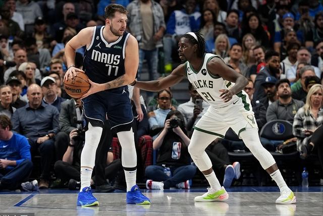 体育图片：预计萨内和科曼中一人明夏被清洗